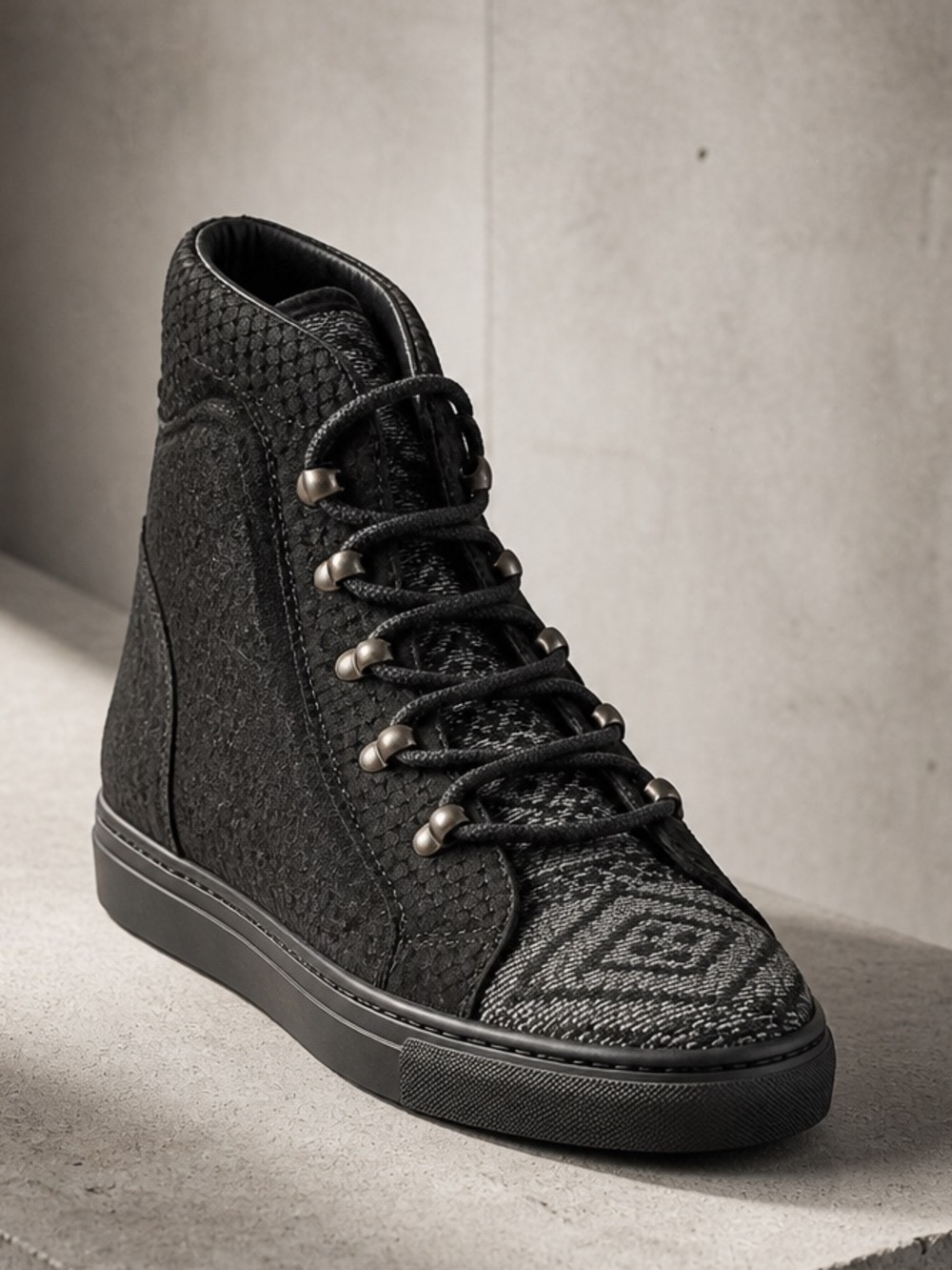 NWT Cobra Society Designer Leather & Wool Black Lace Up High Tops - Size 5